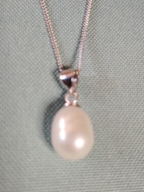 *SET-3-INDIVIDUAL PEARL PENDANT(S) IVORY, BLACK & CREAM. 1/ STERLING, BOX- 18"CH